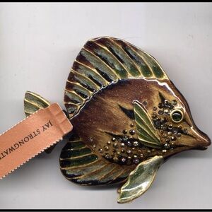 Jay Strongwater lustre Albert fish figurine
Box & dust bag included  
5042